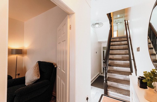Bootle House | Modern Spacious 4 Bed- Sleeps 7