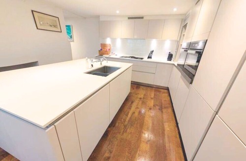 Chichester House | Modern, Spacious Town House Located in Central Chichester and Sleeping 10 - Dogs very welcome!