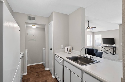 Donelson Apartment | Modern stay minutes from downtown Nashville