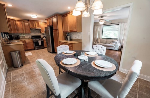 Greensboro House | Modern Stay on Green Valley - 2.5 mi to downtown Greensboro