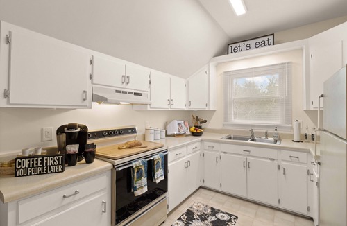 Barium Springs Apartment | Modern Studio Apartment in Tranquil wooded setting, minutes from I-40 & I-77.
