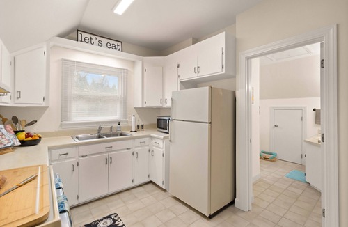 Barium Springs Apartment | Modern Studio Apartment in Tranquil wooded setting, minutes from I-40 & I-77.