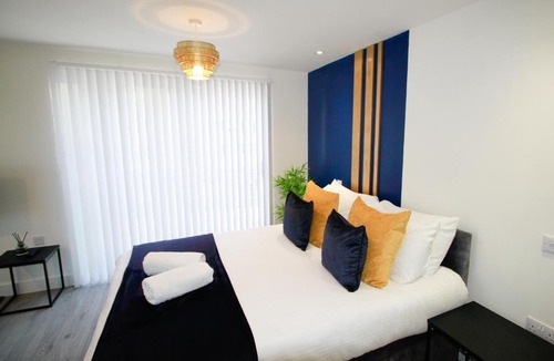 Hemel Hempstead Apartment | Modern Studio for LONG STAY BUSINESS & RELOCATIONS