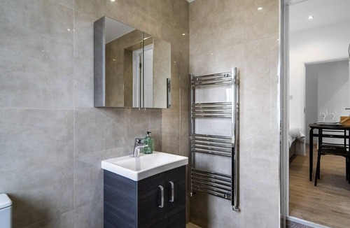 Wembley Central Apartment | Modern Studio Rooms in Wembley 5 DUP