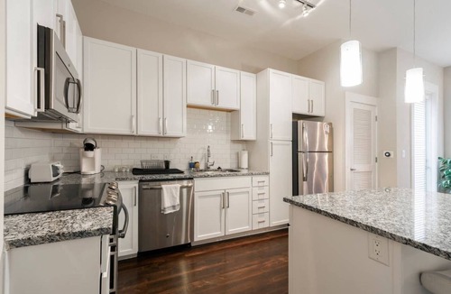 Myers Park Apartment | Modern & Stylish 1BR ◈ Great Location ◈ Walkable