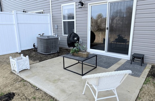 Winston - Salem House | Modern Stylish Retreat 3BR Townhome Near Winston-Salem & Wake Forest