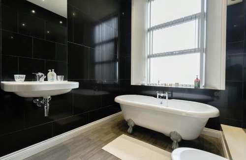 Blackburn House | Modern Suite Blackburn