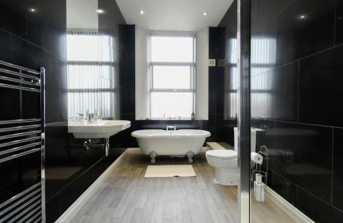 Blackburn House | Modern Suite Blackburn