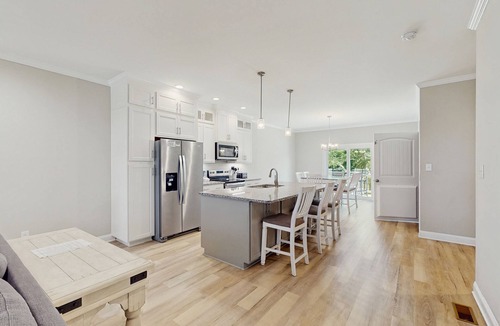 Morehead City House | Modern townhome near the beach with fast WiFi, balcony, central AC & private W/D