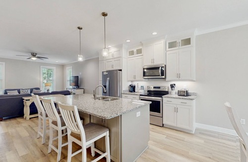 Morehead City House | Modern townhome near the beach with fast WiFi, balcony, central AC & private W/D