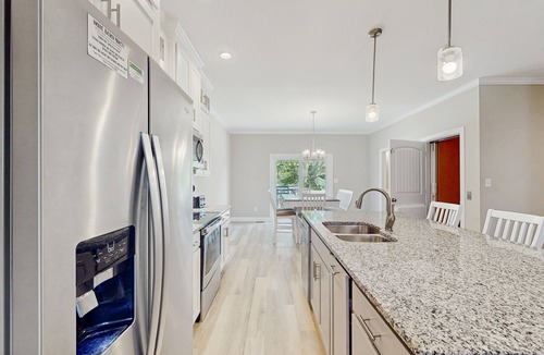 Morehead City House | Modern townhome near the beach with fast WiFi, balcony, central AC & private W/D