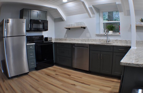 Waynesville Cabin | Modern Waynesville Cabin Getaway! 2 Fireplaces, Pool Table, Close To Everything!
