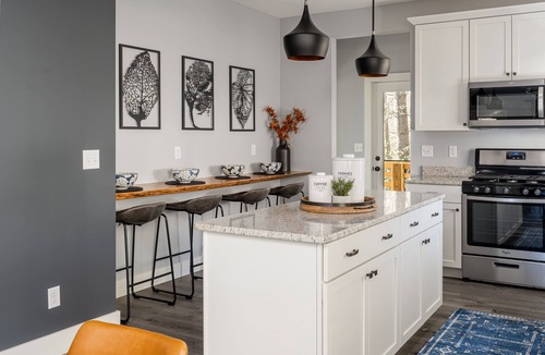 Fairview House | Modern Westside Retreat Weekly/Monthly Discounts Now!