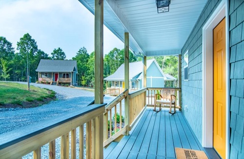Elkin Cabin | Monarch Cabin | WiFi & River Access