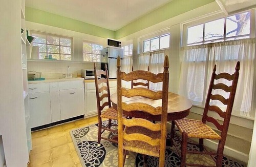 Historic Montford House | Montford Charmer Walk to Downtown Asheville