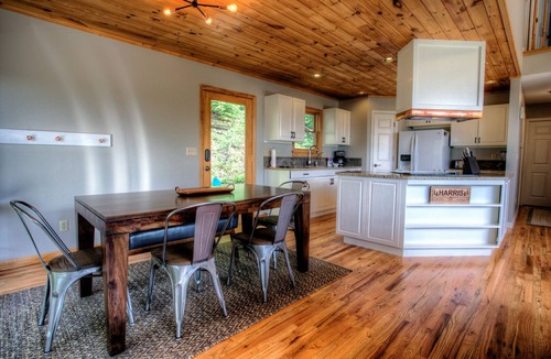 Black Mountain House | MonTreat Yourself | Luxurious Mountain Escape with Hot Tub and Game Room