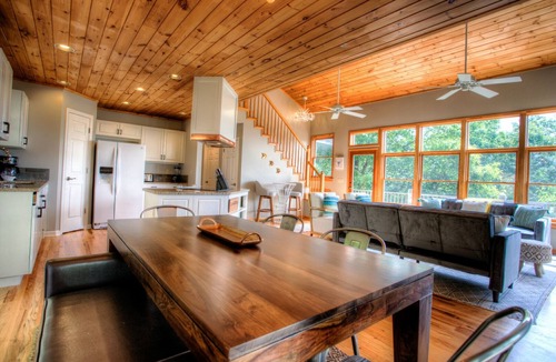 Black Mountain House | MonTreat Yourself | Luxurious Mountain Escape with Hot Tub and Game Room