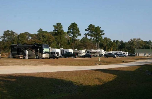 New Bern Resort | Moonlight Lake RV Park and Cottages