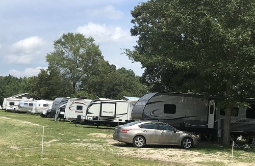 New Bern RV Rental | Moonlight Lake RV Park Lots for rent