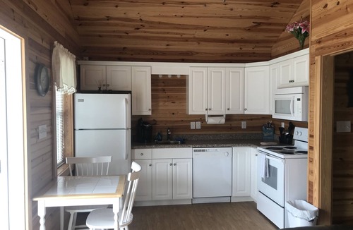 New Bern Cottage | Moonlight Suite 198*