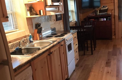 Tryon Cabin | Moore Road Cabin 3 Pet Friendly Horse Lovers delight
