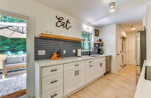 Mooresville House | Mooresville Retreat w/Patio, 1 Mi to Lake Norman!