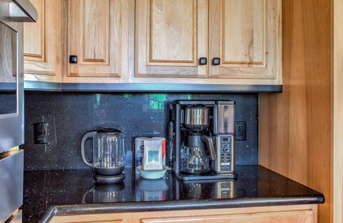 Laurel Park House | Morning Glow | Pet-Friendly, Mountain Getaway