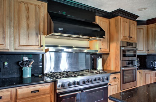 Laurel Park House | Morning Glow | Pet-Friendly, Mountain Getaway