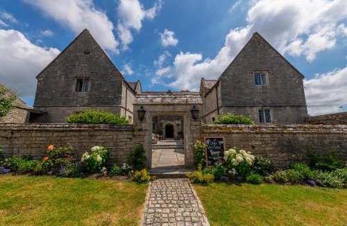 Corfe Castle Village Hotel | Mortons Manor