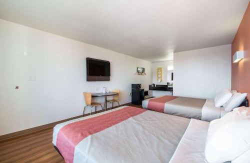 Icard Hotel | Motel 6-Connellys Springs, NC
