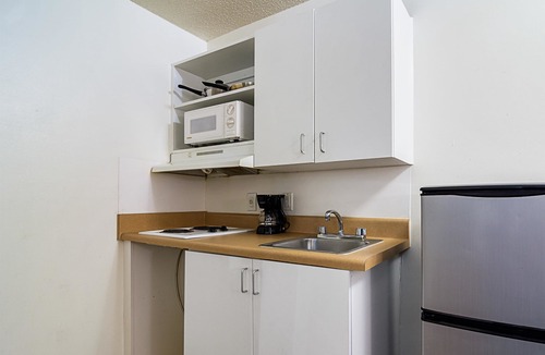 Terry Sanford Hotel | Motel 6 - Fayetteville, NC - Fort Liberty Area