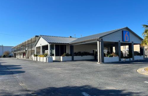 Greenville Hotel | Motel 6 Greenville, NC ECU Medical Center