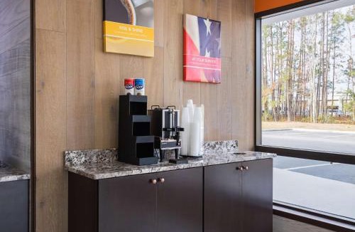 Savannah Hotel | Motel 6-Savannah, GA - Midtown