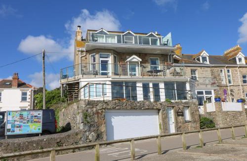 Marazion House | Mount View