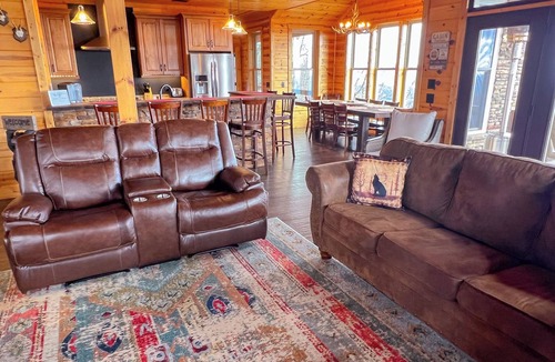 Todd Cabin | Mountain Air, Endless Relaxation -3BR/2.5BALong Range Views, Hot Tub, WiFi