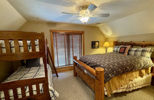 Ferguson Cabin | Mountain Cabin,180*View,Ping pong table, WiFi
