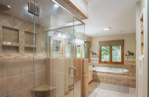Ferguson Cabin | Mountain Cabin, Game Room, Hot Tub, WiFi, Gas Fireplace