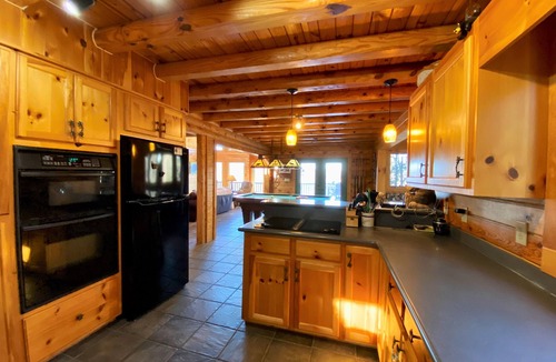 Ferguson Cabin | Mountain Cabin,Hot Tub,Pool/Ping Pong Table,Pet-Friendly