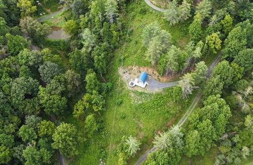 Bakersville Cabin | Mountain Cabin, Hot tub, Pet friendly, campfire, views, Ocean Blue
