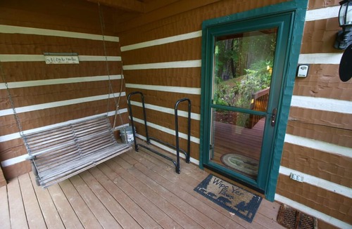 Foscoe Cabin | Mountain Cabin with Comfortable Accommodations