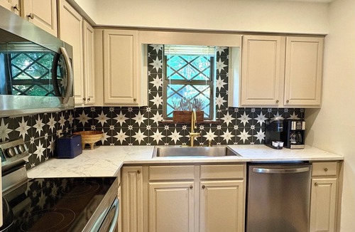 Burnsville Ski Chalet | Mountain Chalet: Amazing Mt. Mitchell Range Views, Minutes to Blue Ridge Parkway