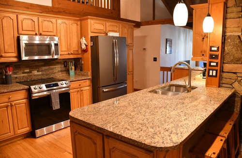 Laurel Ridge Ski Chalet | Mountain Chalet with Beautiful Views, Pet Friendly, 6 Bdrms, 2 kings