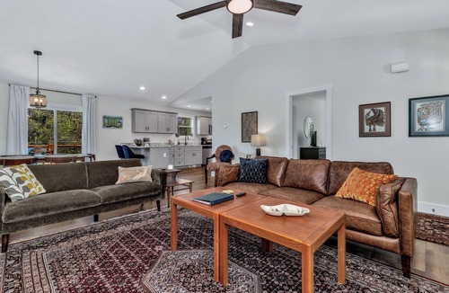 Leicester Cottage | Mountain Cottage 15 mins from Asheville, hiking, Biltmore, waterfalls, weddings!
