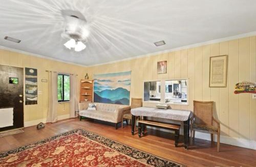 Lynn House | Mountain Cottage on 7 Acres