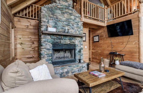 Leicester House | Mountain Escape Cabin