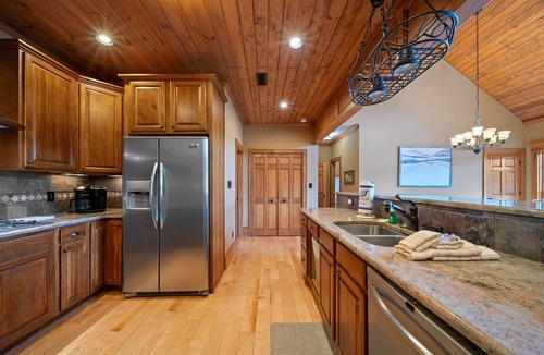 Sugar Mountain Cabin | Mountain Home with Mountain Views