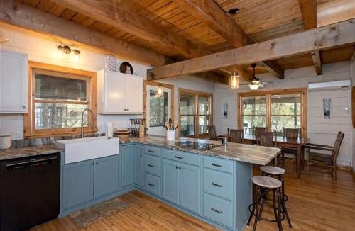 Glenville House | Mountain Lake House in North Carolina