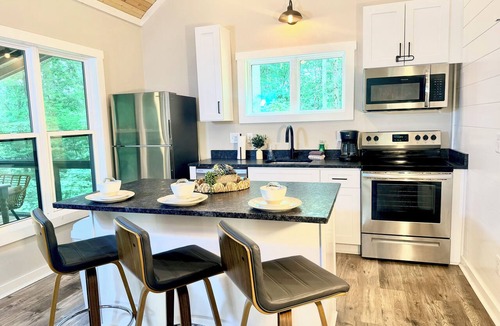 Monteagle Cabin | Mountain Mama Bluff View Escape - With OHV Trailer Parking Space