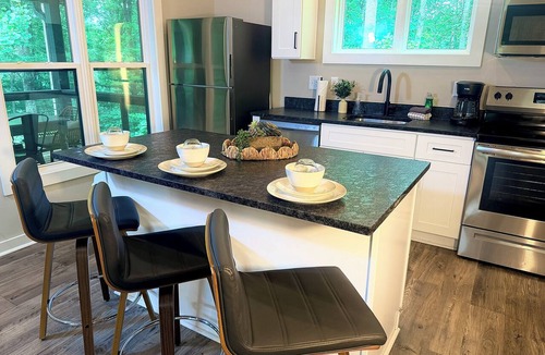 Monteagle Cabin | Mountain Mama Bluff View Escape - With OHV Trailer Parking Space