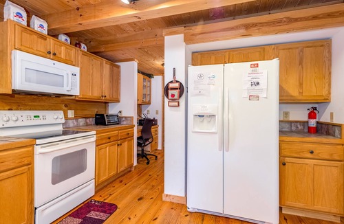 Lake Lure House | Mountain resort cabin - on-site golf, pools, sports courts - dog-friendly